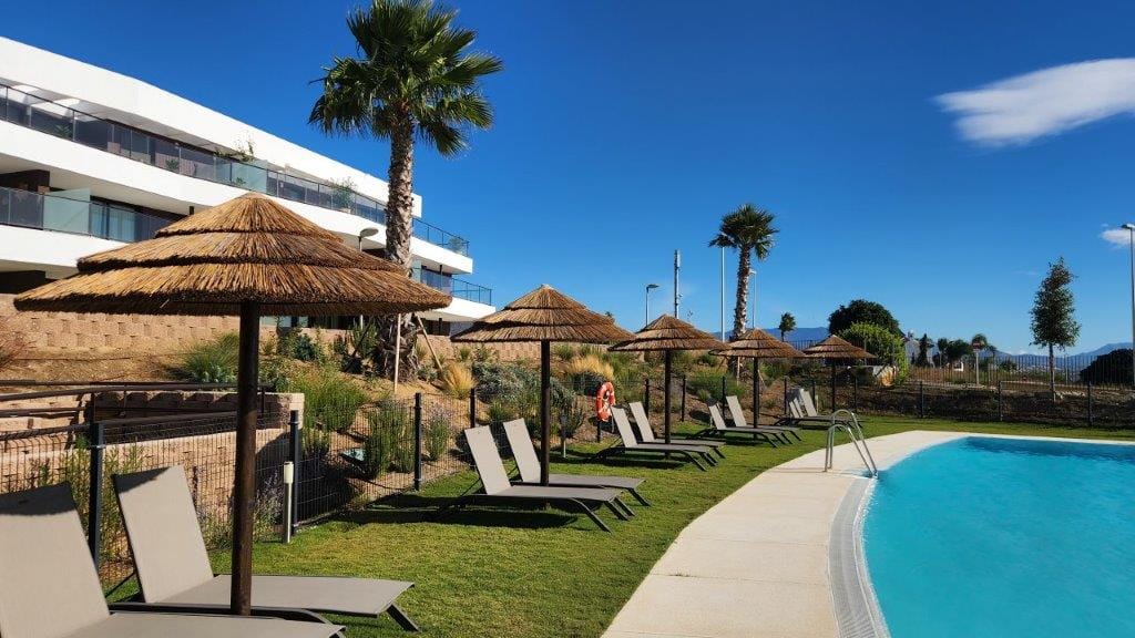 Cape Reed Thatch Tile