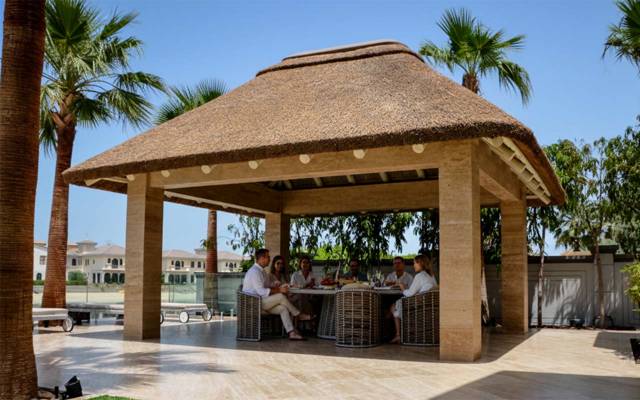 Thatch vs Bamboo vs Synthetic: Choosing the Right Natural Material for Outdoor Structures